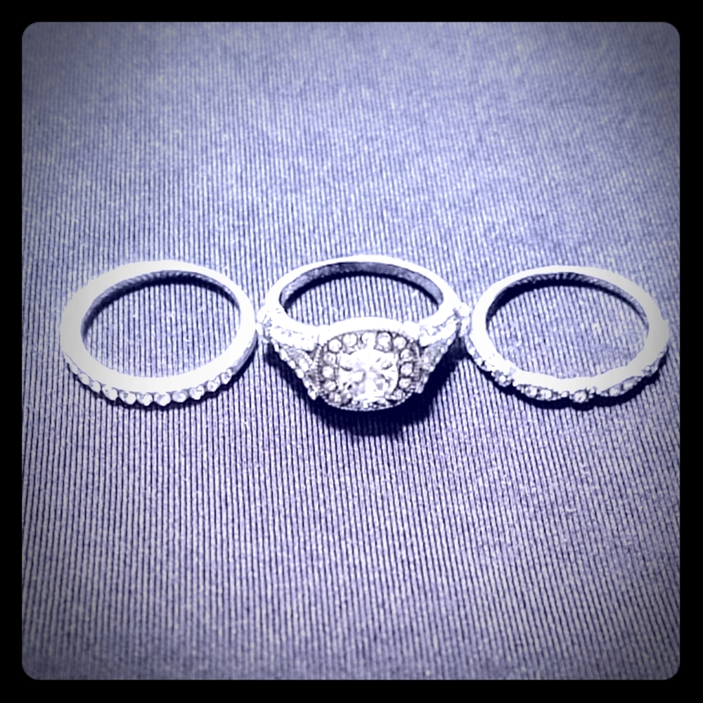 Stunning Ring Set / size 7